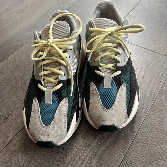 adidas Yeezy boots 700 - Picture 2 of 8